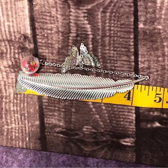 Set of 2 Feather Bookmarks with Dragonfly and Butterfly Charm - Picture 5 of 8